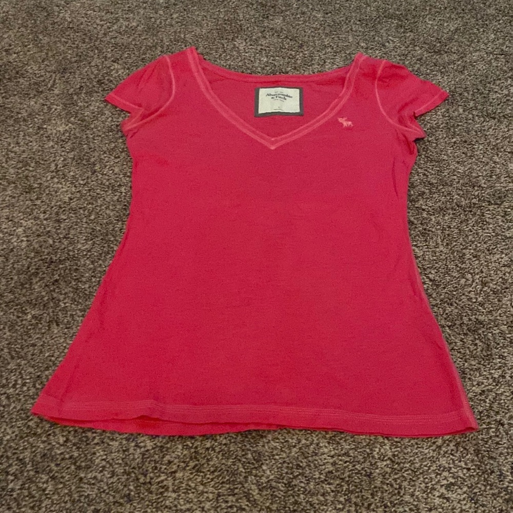 EUC Abercrombie and Fitch pink t-shirt size large.